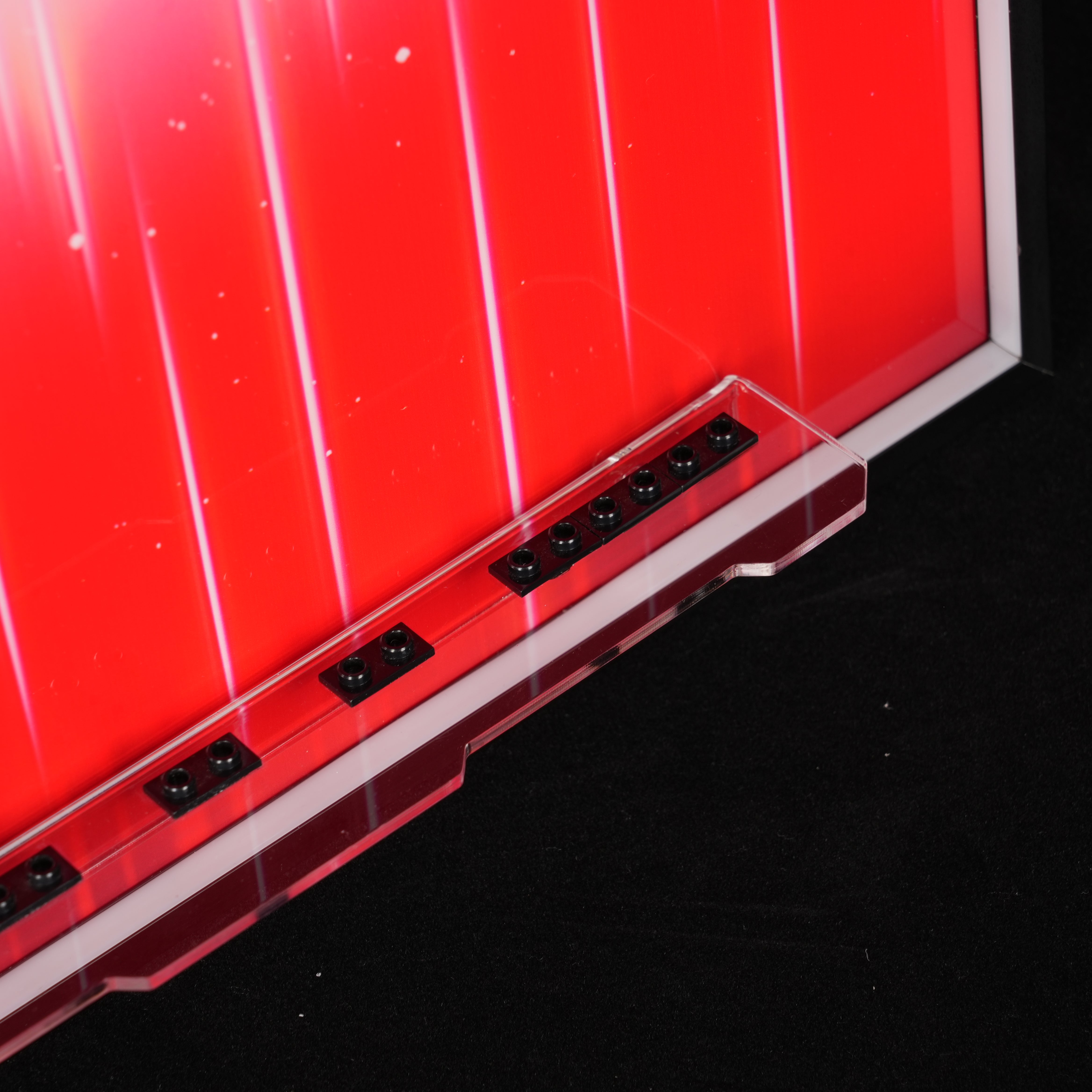 Support mural pour présentoir LEGO® 75257/75389 Star Wars Faucon Millenium/Faucon Noir (1353 pièces) (Ensemble LEGO non inclus)