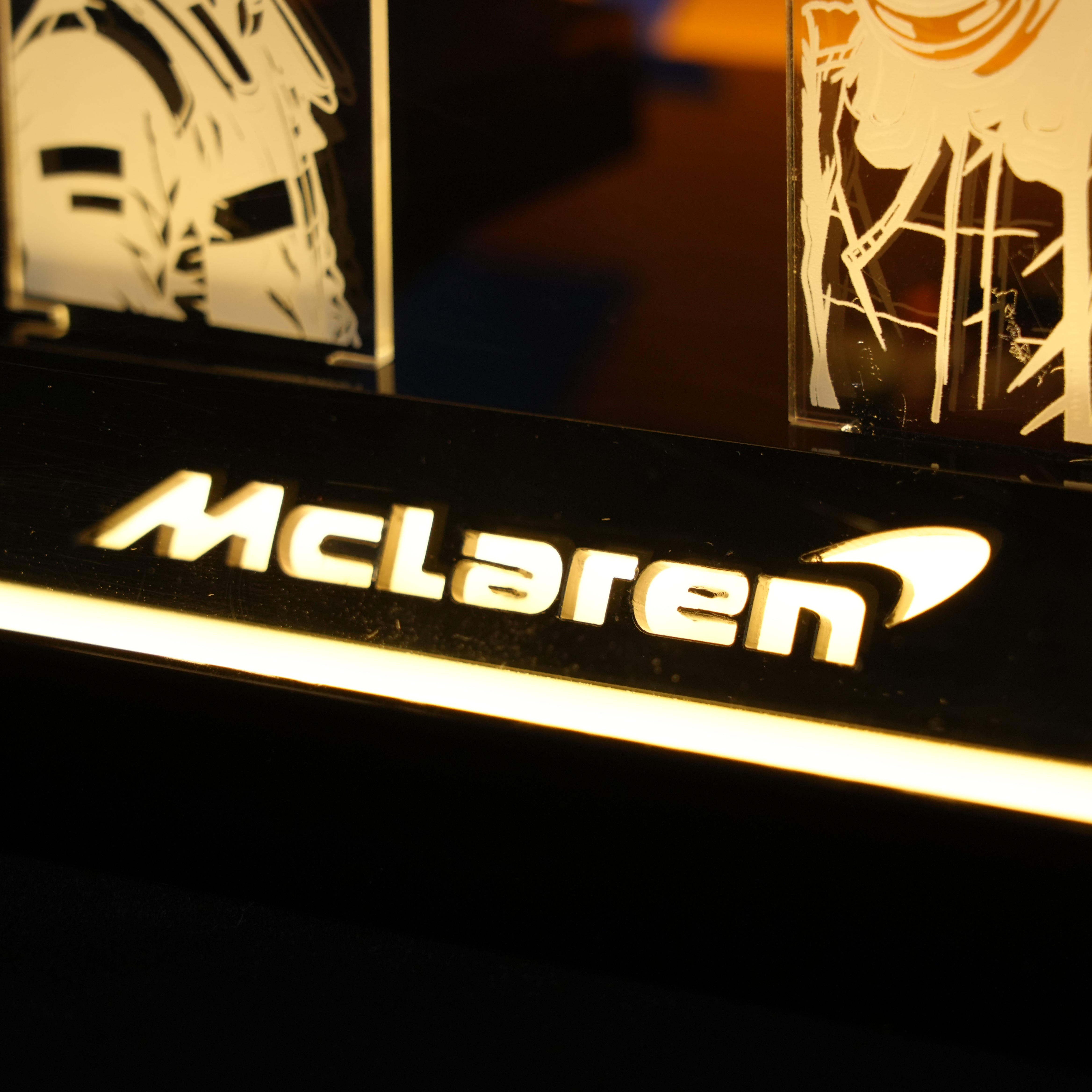 LED Light Acrylic Display Case for LEGO® Editions 43017 Oscar Piastri & 43023 Lando Norris McLaren F1® Team Helmet (LEGO® Set NOT Include)