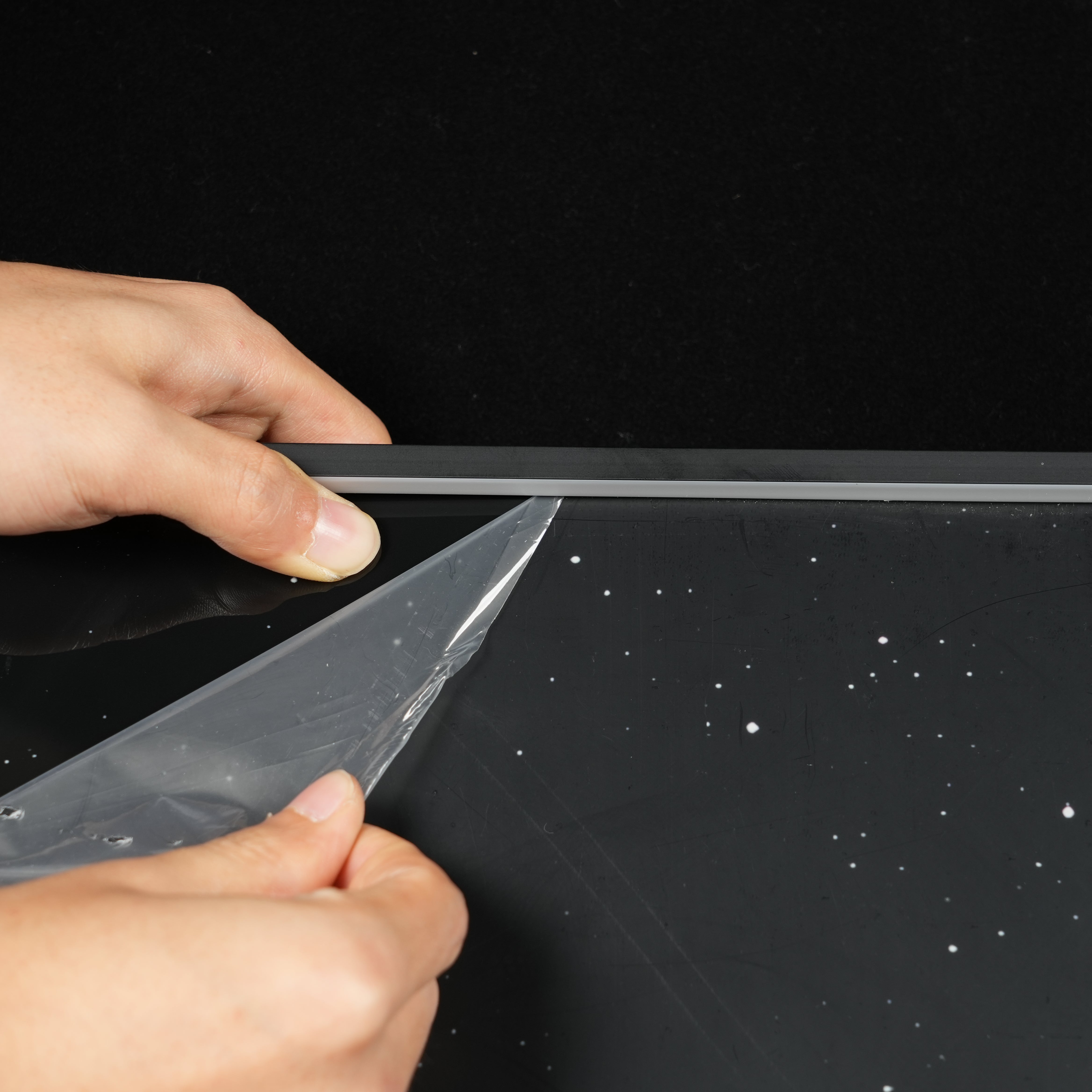 Support mural pour présentoir LEGO® 75257/75389 Star Wars Faucon Millenium/Faucon Noir (1353 pièces) (Ensemble LEGO non inclus)